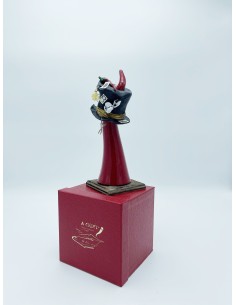 Corno rosso con pendenti, carte napoletane e cappello, ceramica H 22 cm | A Ciort -A CIORT