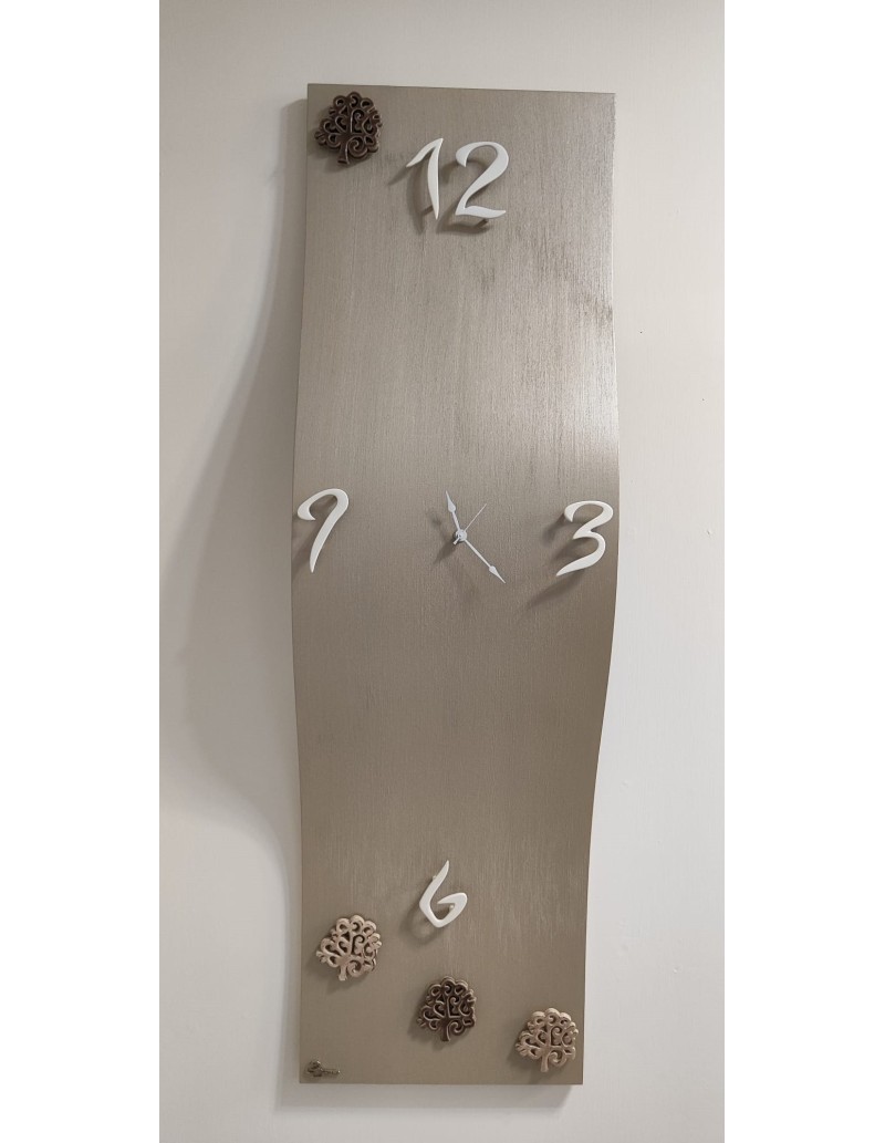 Orologio da parete a onda 30x100 cm in legno tortora con inserti in ceramica | Brindicci -BRINDICCI