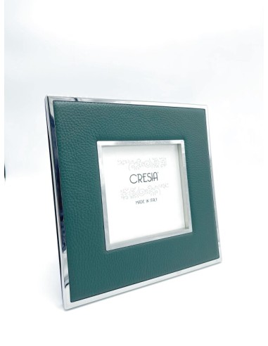 Skin Cornice portafoto da appoggio realizzata in pelle verde e finimenti cromo -CRESIA