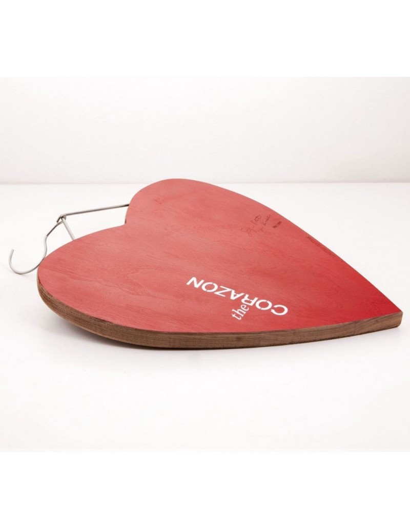 The Corazon tagliere a cuore in legno di noce canaletto | KnIndustrie -KNINDUSTRIE