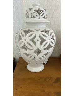 Lampada Poutiche in ceramica bianca traforata stile arabo, H 28 cm, E27 | Maioliche d'Autore -MAIOLICHE D'AUTORE
