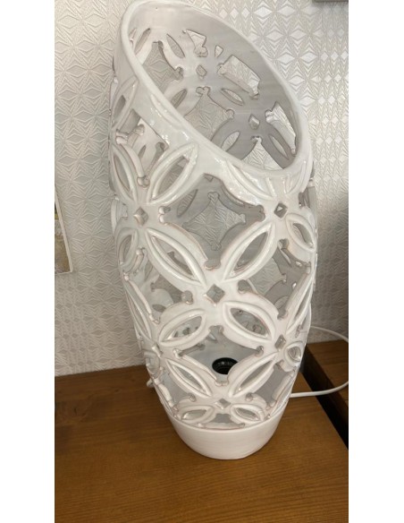 Lampada in ceramica traforata a mano con taglio trasversale, bianca | Maioliche d'Autore -MAIOLICHE D'AUTORE
