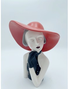 Statua Dolls bambola donna con cappello rosso in resina, 26 x 20 cm | Petite Fantasie -PETITE FANTASIE