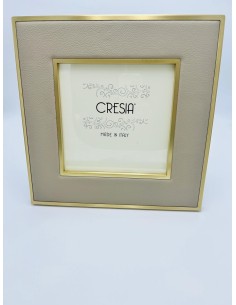 Portafoto in ottone satinato e pelle beige, foto 18x18cm | Cresia -CRESIA