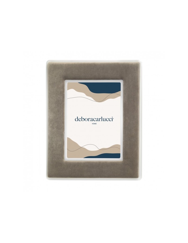 Portafoto Glamour in velluto tortora e legno bianco, foto 18x24cm | Debora Carlucci -DEBORA CARLUCCI - CTF