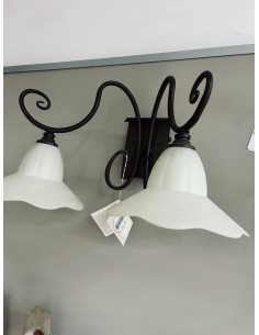 Applique rustica Country 2 luci in ferro forgiato ruggine e vetro scavo bianco, E14 | Falb -FALB