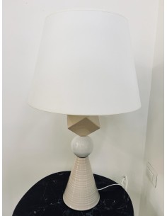 Lampada da tavolo in ceramica geometrica con paralume, H 75 cm | Bottega degli Artisti -BOTTEGA DEGLI ARTISTI