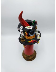 Corno rosso grande con pendenti napoletani e cappello in ceramica, H 42 cm | Maruzzella Ceramiche -MARUZZELLA CERAMICHE 2
