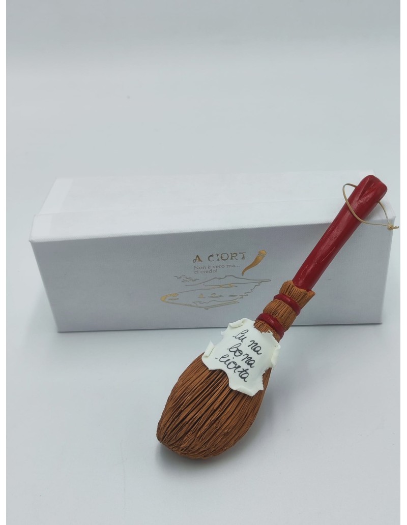 Scupella portafortuna in ceramica rossa e bianca dipinta a mano con frase H 18 cm | A Ciort -A CIORT