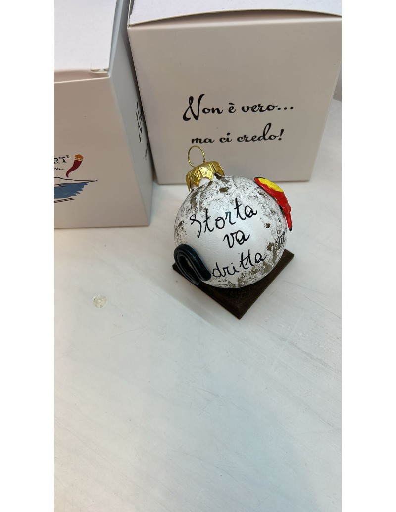 Palla di Natale bianca con ferro di cavallo e asso di bastoni in ceramica 7 cm | A Ciort -A CIORT