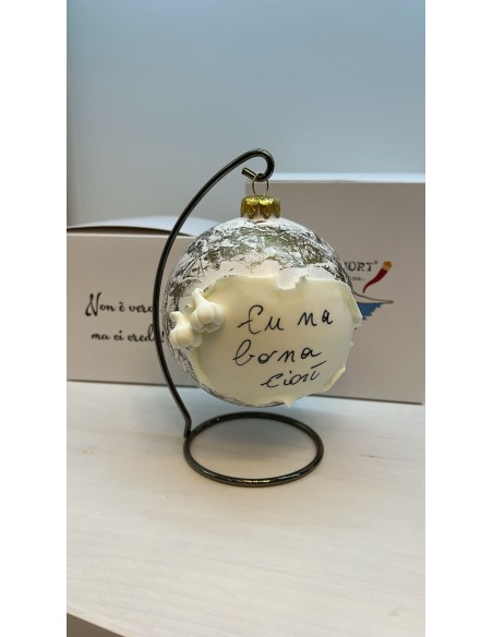 Palla di Natale bianca con aglio portafortuna in ceramica con arco, 15 x 11 cm | A Ciort -A CIORT