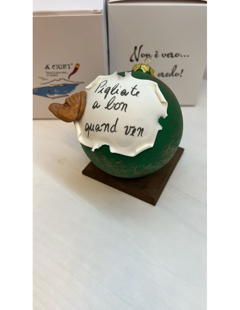 Palla di Natale verde con maschera di Pulcinella in ceramica dipinta a mano 9 cm | A Ciort -A CIORT
