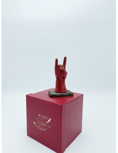 Statuetta Facciamo le corna rossa in ceramica dipinta a mano H 11 cm | A Ciort -A CIORT