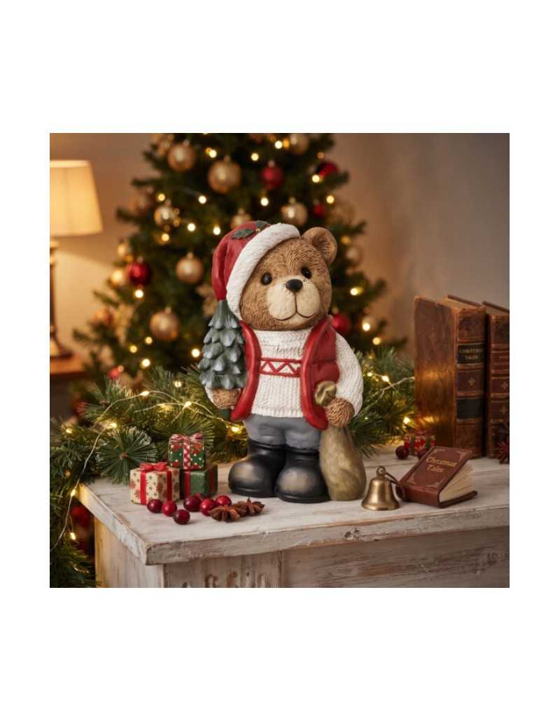 Orsetto natalizio con albero e maglione rosso in magnesia, H 39 cm | Brandani -BRANDANI
