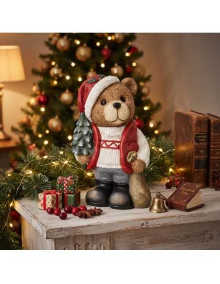 Orsetto natalizio con albero e maglione rosso in magnesia, H 39 cm | Brandani -BRANDANI